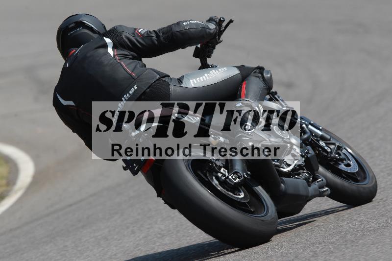 /Archiv-2022/12 22.04.2022 Discover the Bike ADR/Race 3/backside